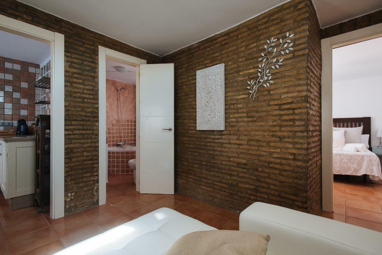 Cozy Attic With Terrace- 1bd 1bth- San Vicente Sevilla